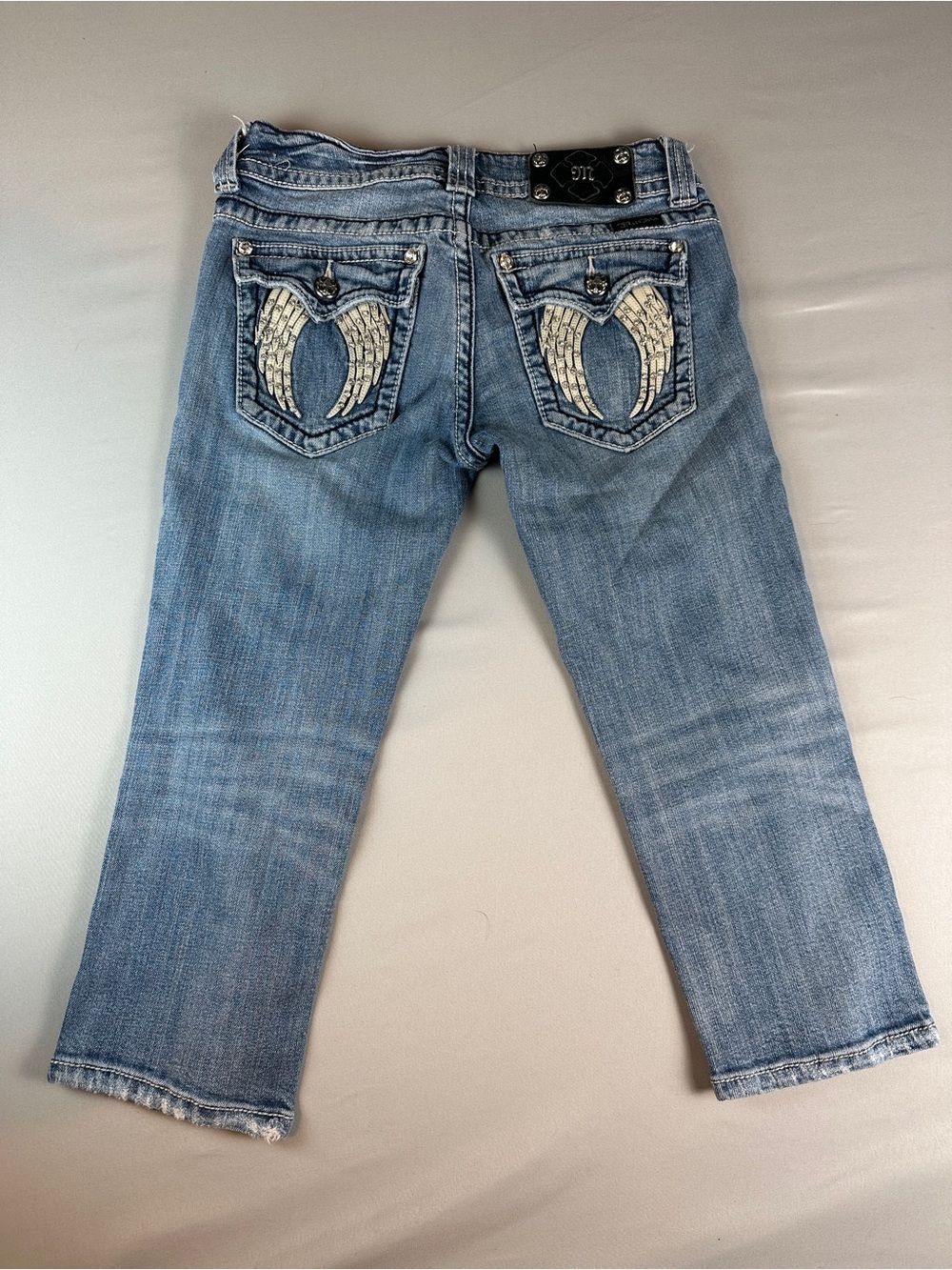 Miss Me Jeans Capri 28 8 JP5082CP Y2K Embroidered Wings Flap Pockets